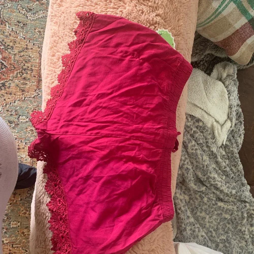 Super cute fuschia summer shorts size med - Picture 2 of 5